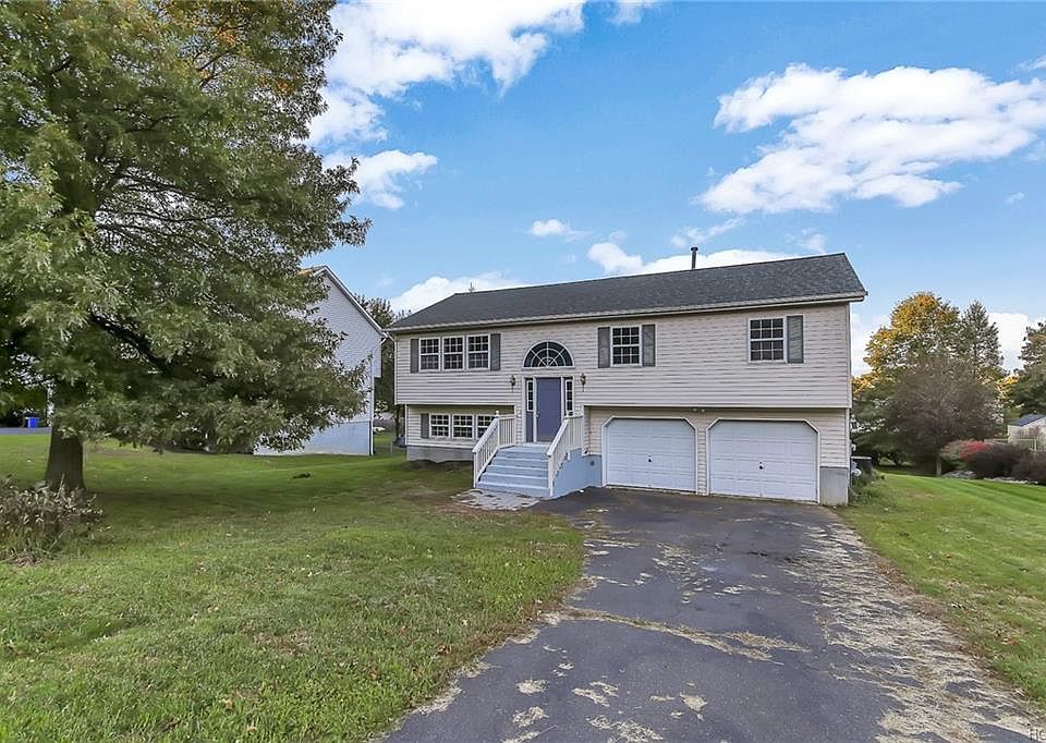 1st image of 33 Wavey Willow Ln