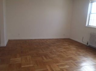 87 Avenue, Queens Village, NY 11427