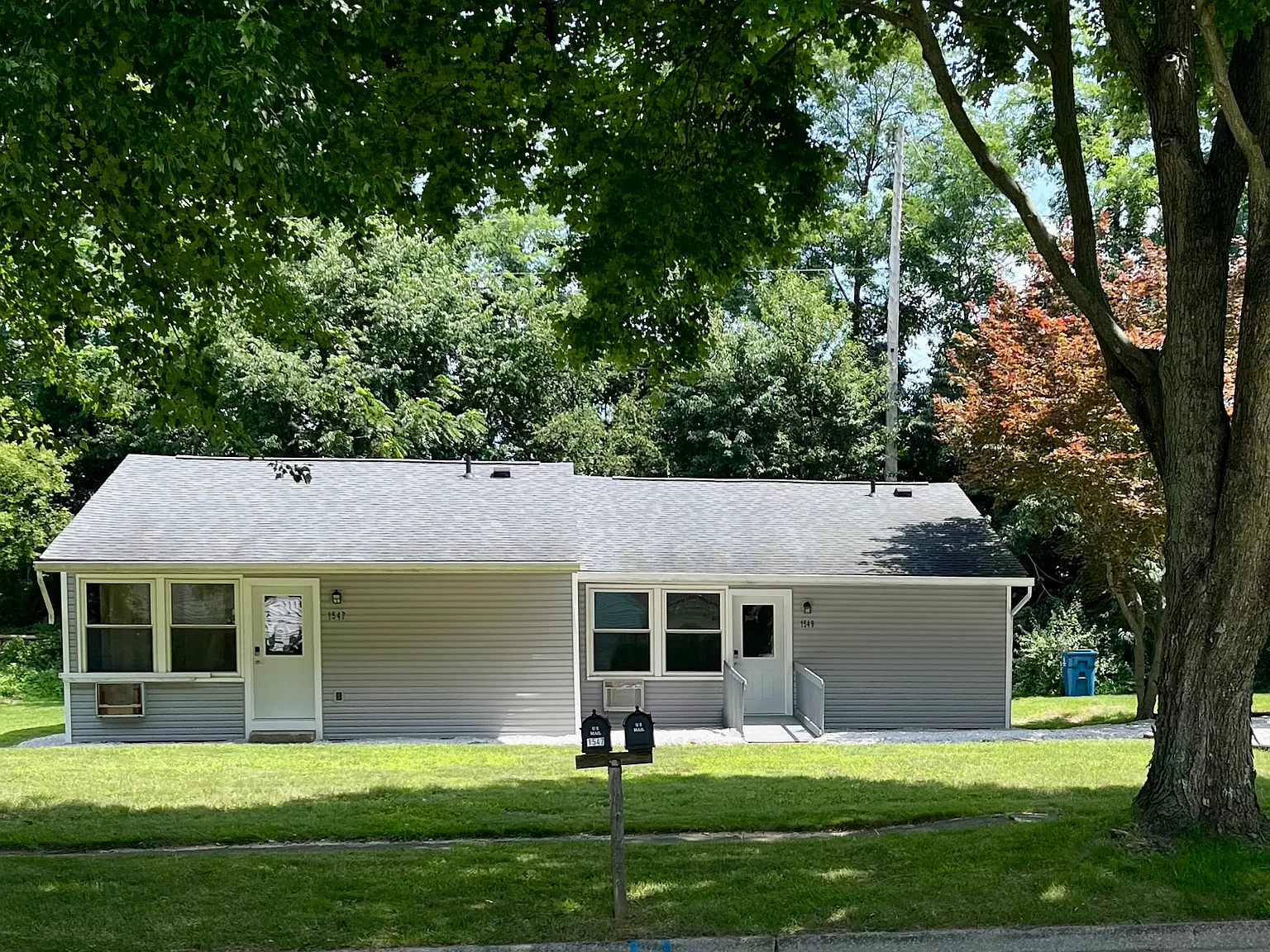 2 bed, 850 sqft, $1,350 — Photo 1
