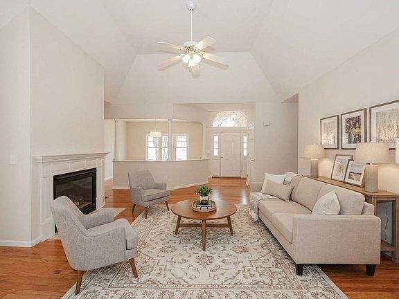 5th image of 8 Heron Cove Drive