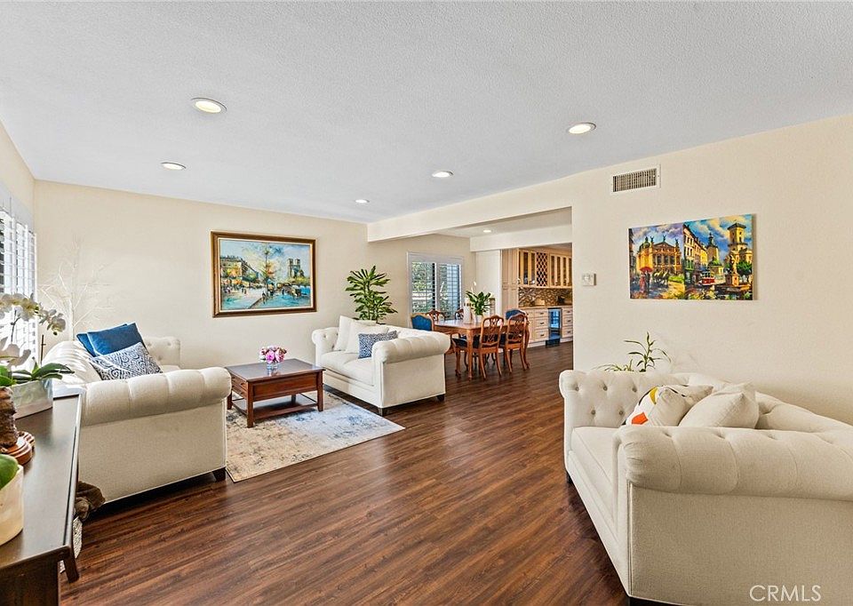 1st image of 676 Redwood Ln