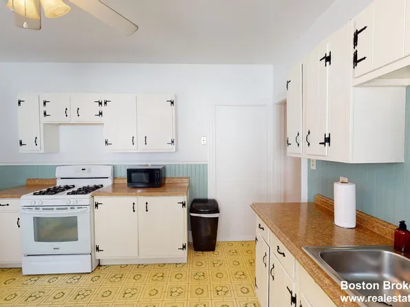30 Roseclair St Floor 2, Dorchester, MA 02125