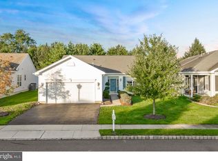 45 Vandevere Ln, Columbus, NJ 08022