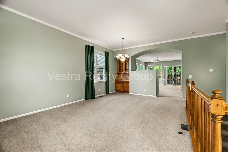 3 bed, 2.5 bath, 2325 sqft, $2,995 — Photo 4