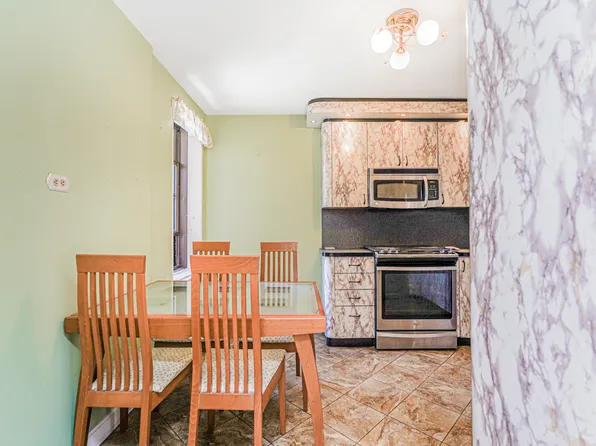 2140 Knapp Street image 9 of 25