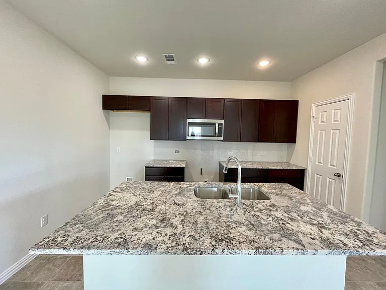 4042 Sparrow Trl — Photo 3