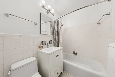 Rented by R New York