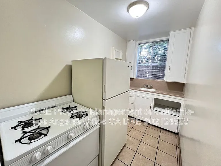 2219 Pacific Coast Hwy #16 — Photo 5