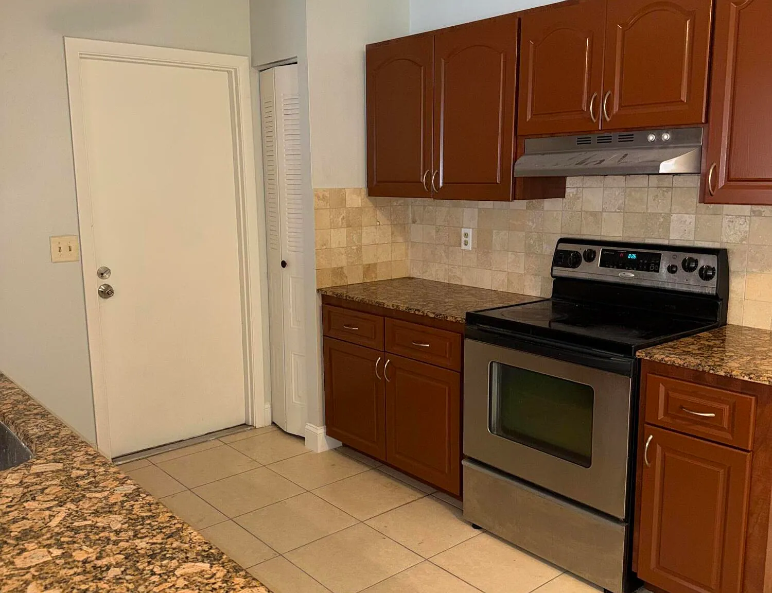 3 bed, 1635 sqft, $3,200 — Photo 1