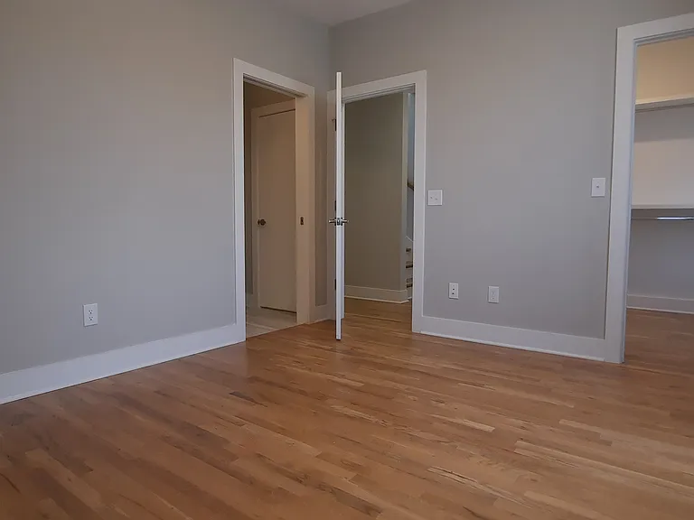 490 W Trinity Ln — Photo 19