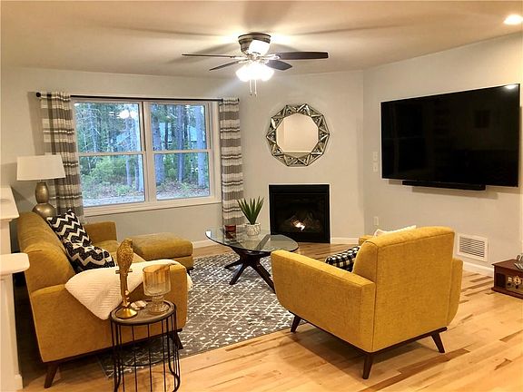 4th image of 70 Botka Woods Dr