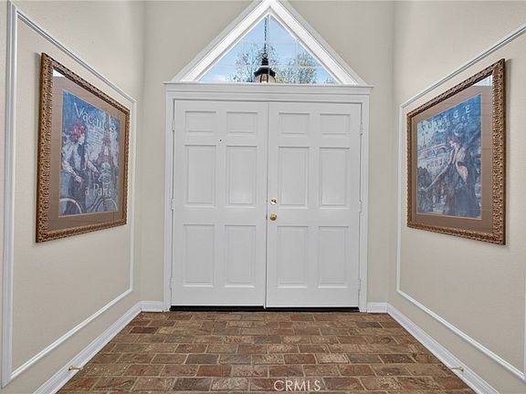 4th image of 42761 Juniper St