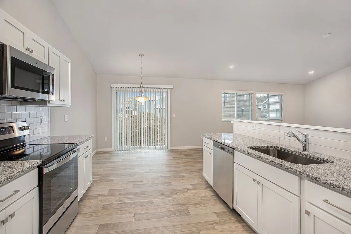 Building Photo - 2204 Macatawa Ln