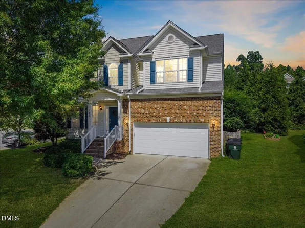 105 Owl Creek Ct, Holly Springs, NC 27540