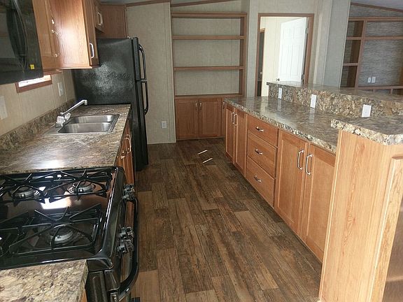 3rd image of 27 Pine Ln