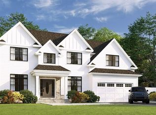 9 Massachusetts Ave, Massapequa, NY 11758