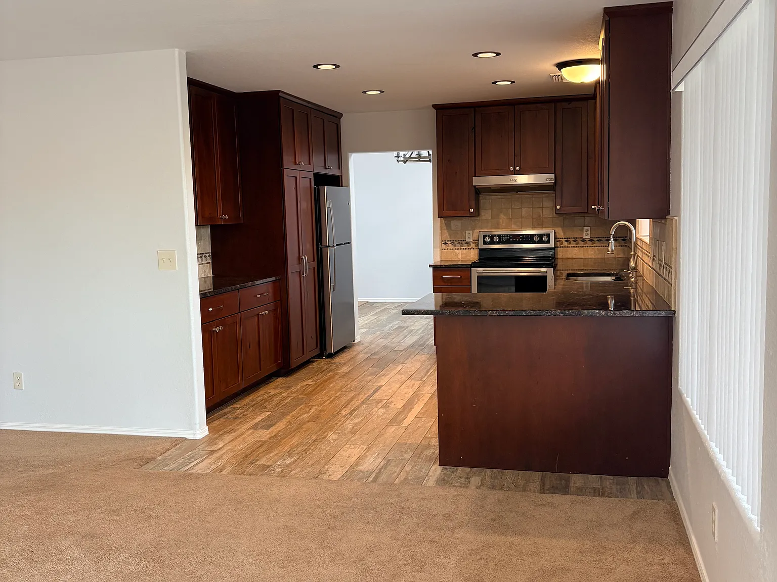 4 bed, 2804 sqft, $3,100 — Photo 3