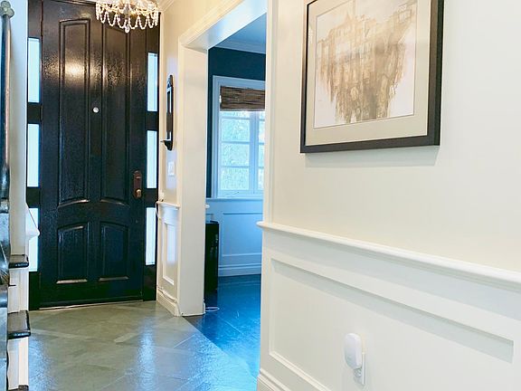 4th image of 2573 Canyon Dr