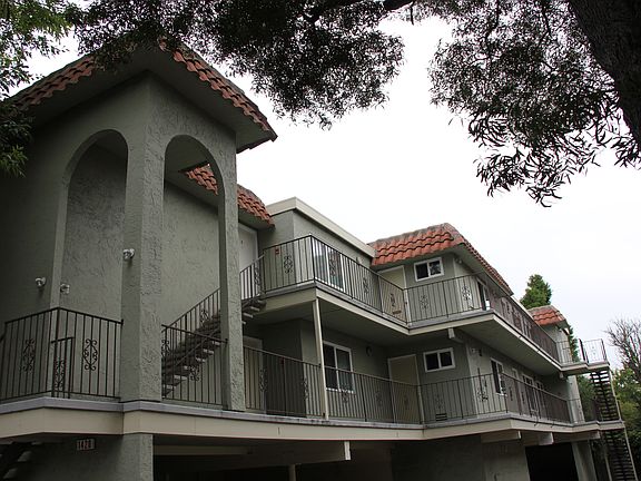 2nd image of 1420 El Camino Real # Top Floor