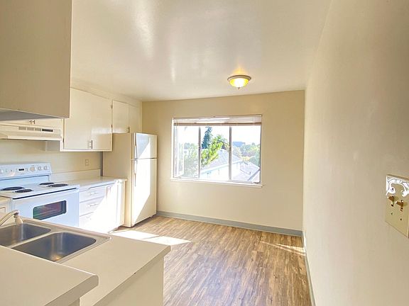 2nd image of 628 Madison Ave APT 3