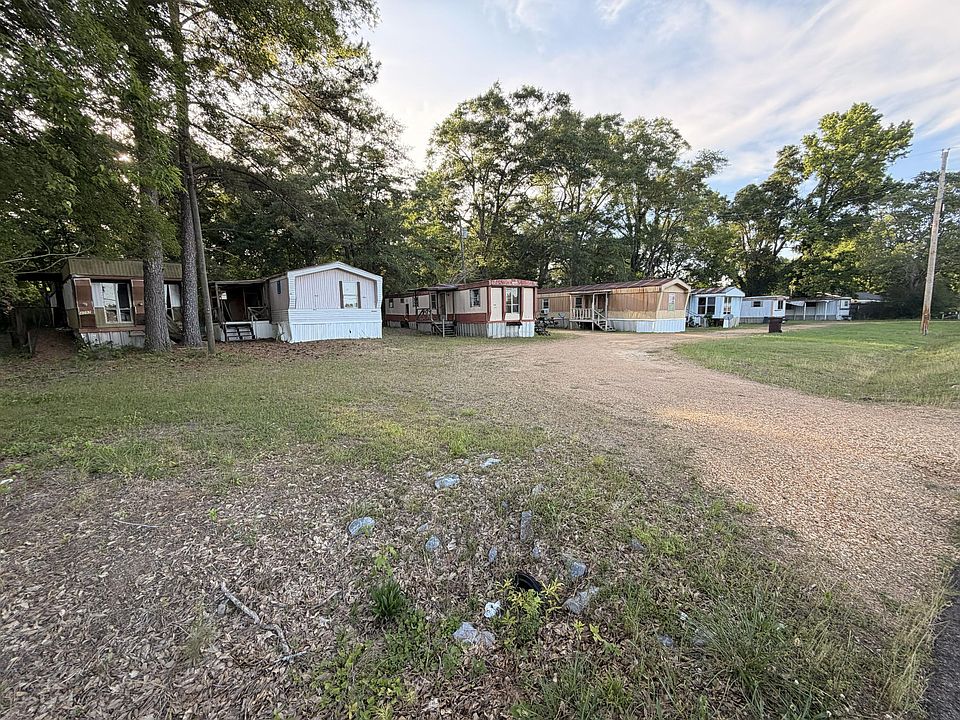 1st image of 4093 Military Rd