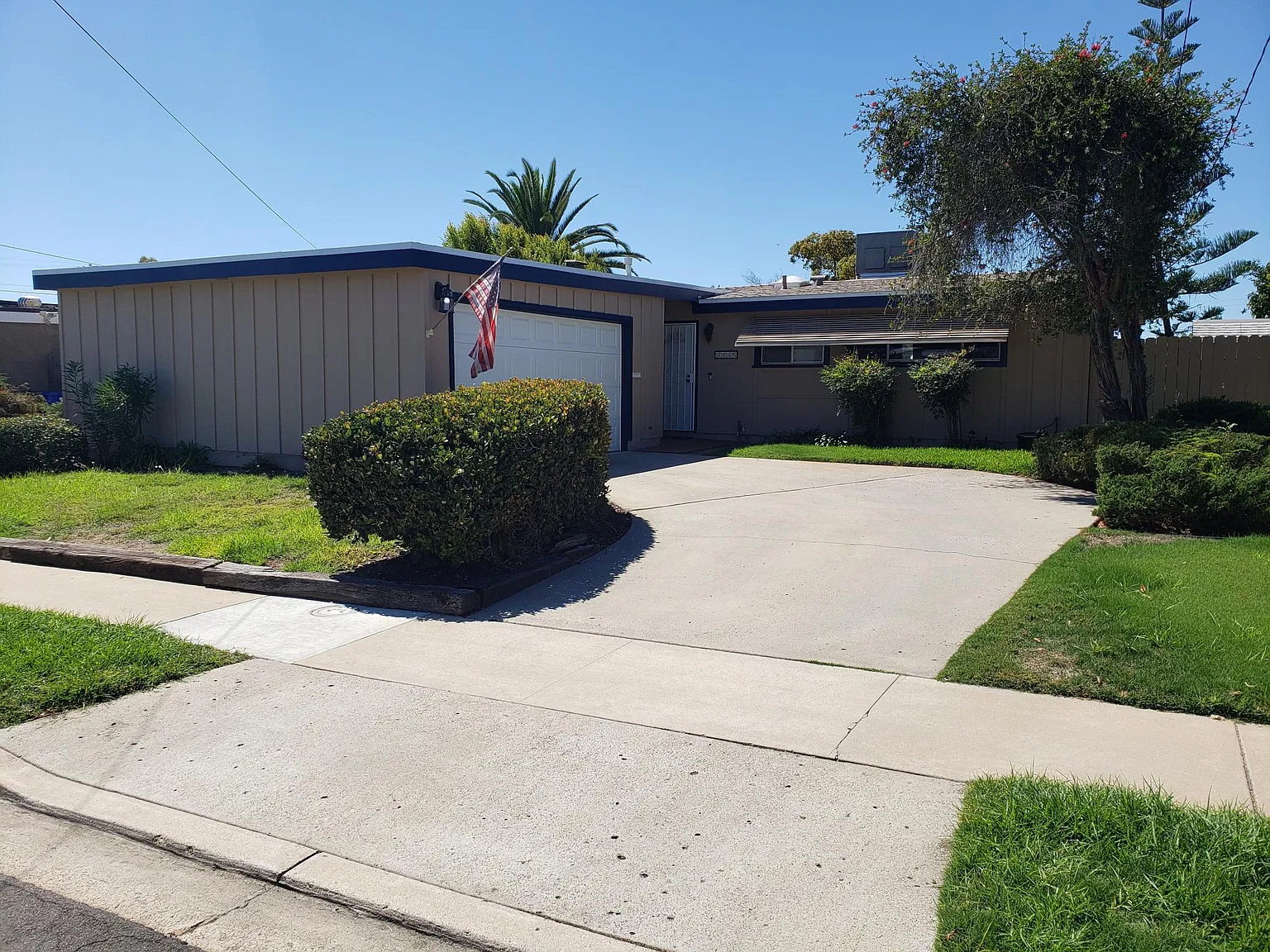 Monarch St, San Diego — Photo 1