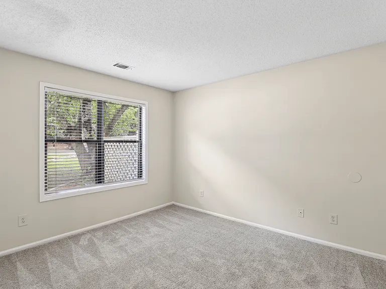 Towne Creek Apartment Homes — Photo 24