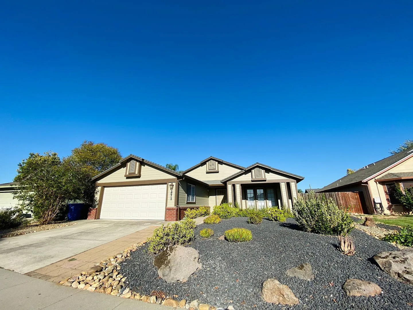 Lovely Galt Home — Photo 1