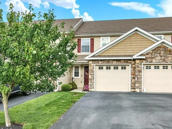 219 Lakeside Xing, Mount Joy, PA 17552