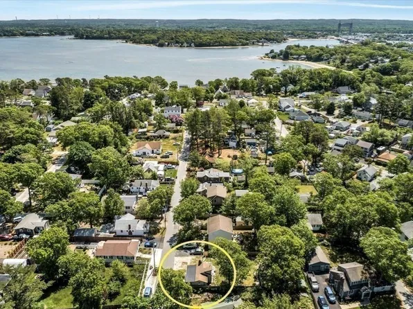 56 Ryder St, Wareham, MA 02571