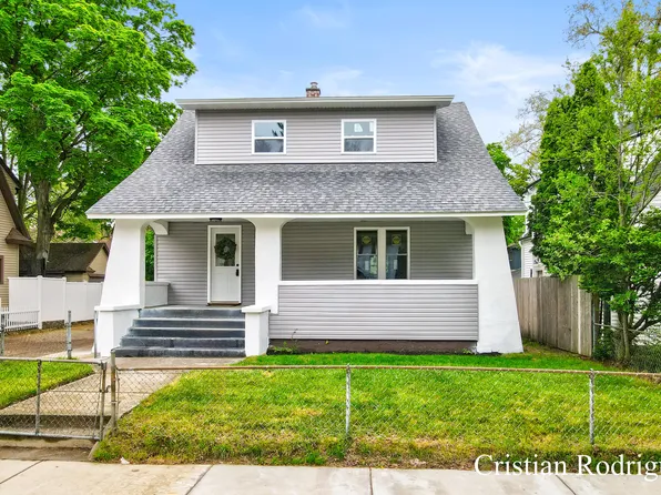 1242 Fisk Rd SE, Grand Rapids, MI 49506