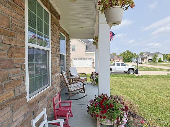 2nd image of 5695 Bryson Ln