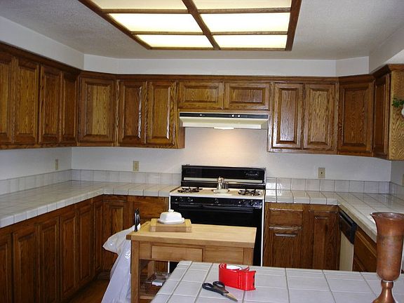 Kitchen & stove