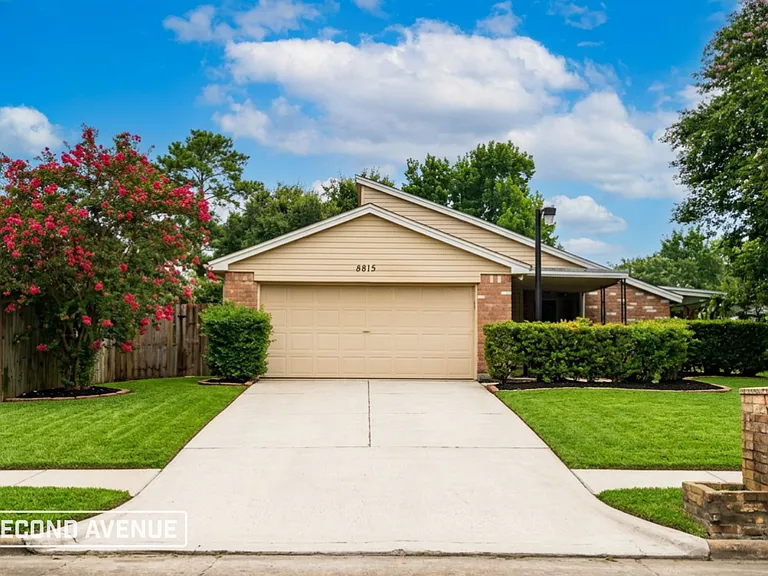 8815 Fern Valley Dr — Photo 1