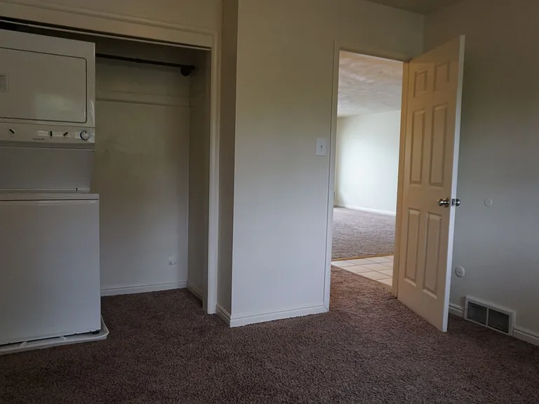 2564 S. 700 E. — Photo 27
