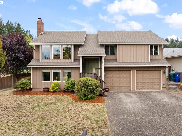 12601 SE Majestic Ln, Happy Valley, OR 97086