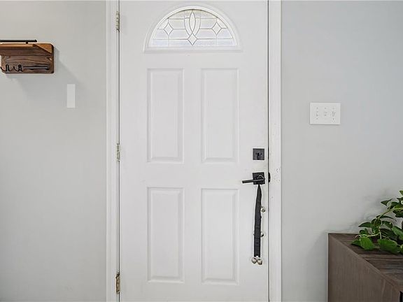 5th image of 7266 Abraham Ct