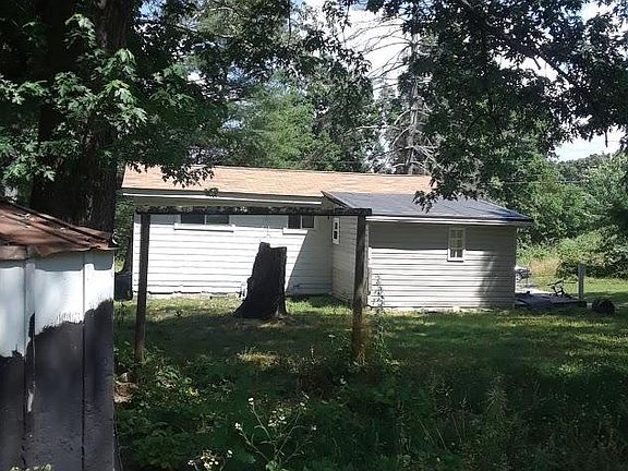 12109 Bettis Rear. Large Laundry and Hobby room on rear.