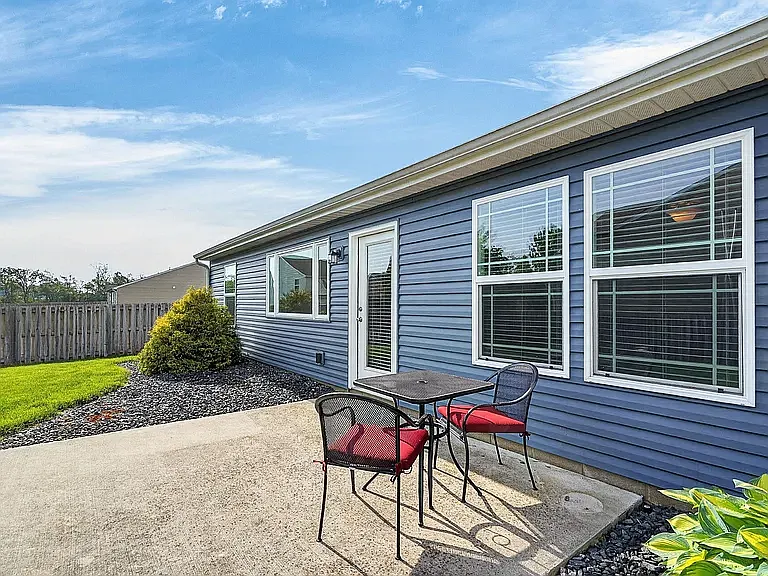3272 Maitland Dr — Photo 31