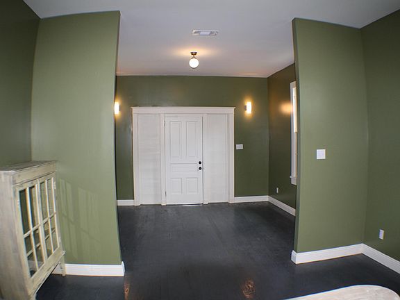 4th image of 2810 S Saratoga St