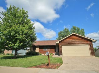 3634 SW Skyview Dr, Topeka, KS 66614