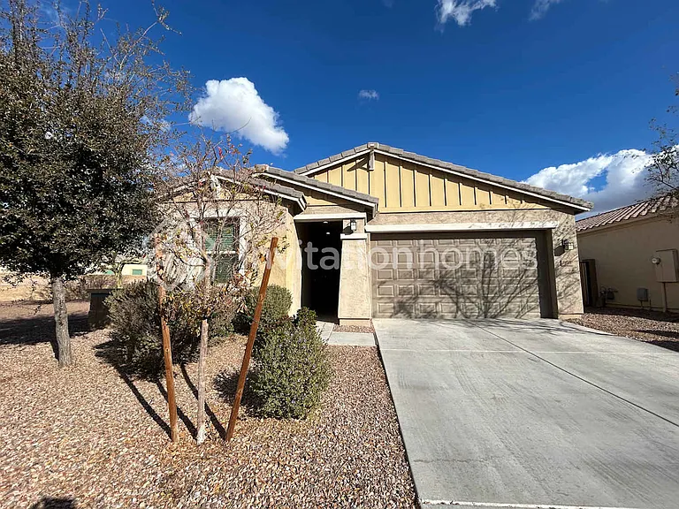 993 S 200th Ln — Photo 1