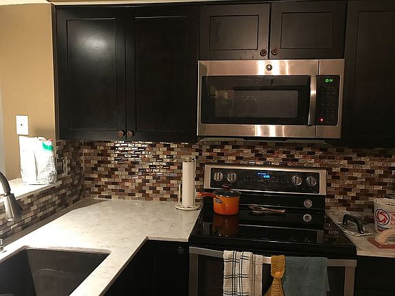 2nd image of 2226 W Beaubien Dr