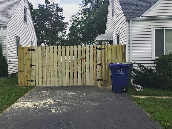 3rd image of 1117 Urana Ave