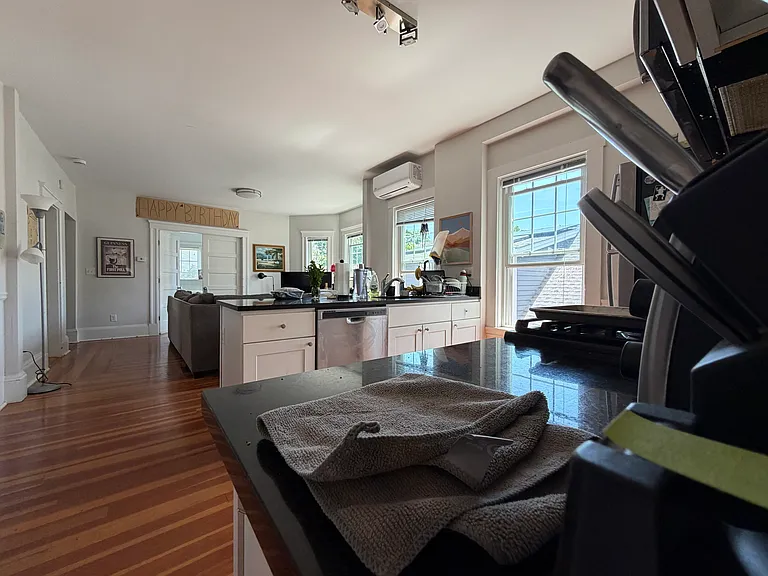 37 Magoun St #3 — Photo 4