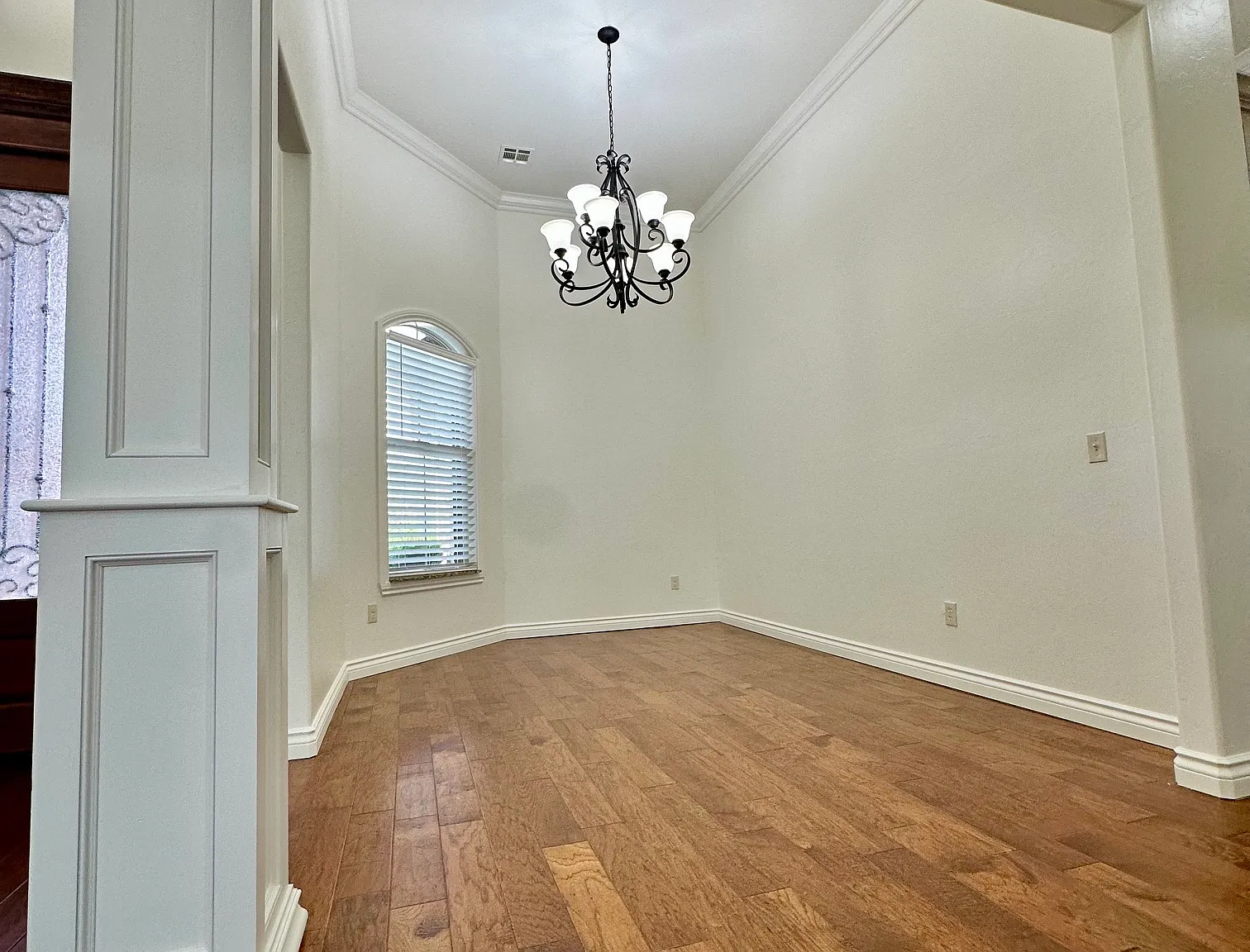 4 bed, 2614 sqft, $2,700 — Photo 4