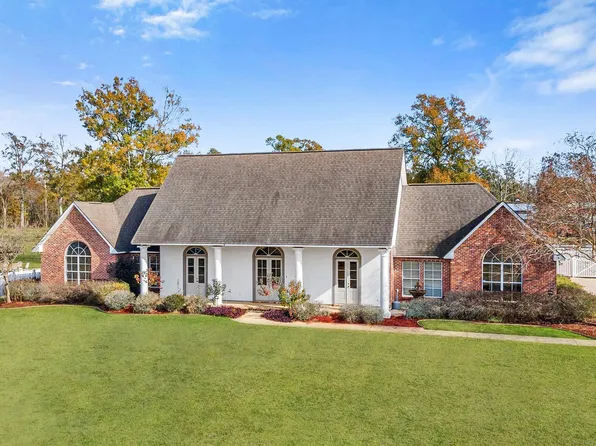 7530 Saint Johns Dr, Gonzales, LA 70737