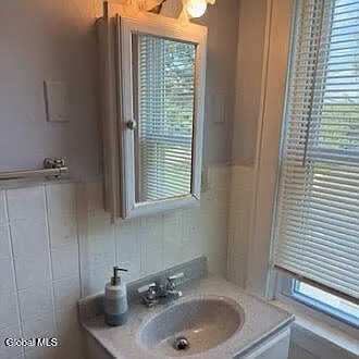 2121 Burdett Ave #N — Photo 8