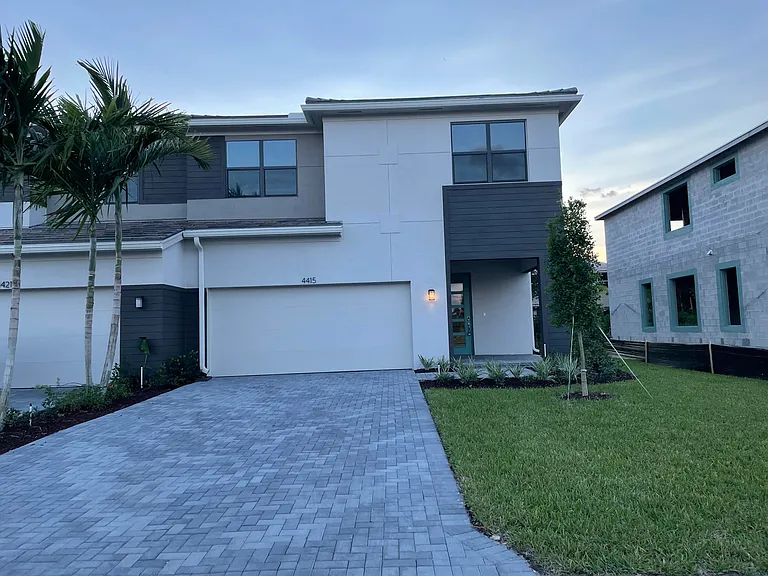 4415 Arcturus Ln — Photo 3