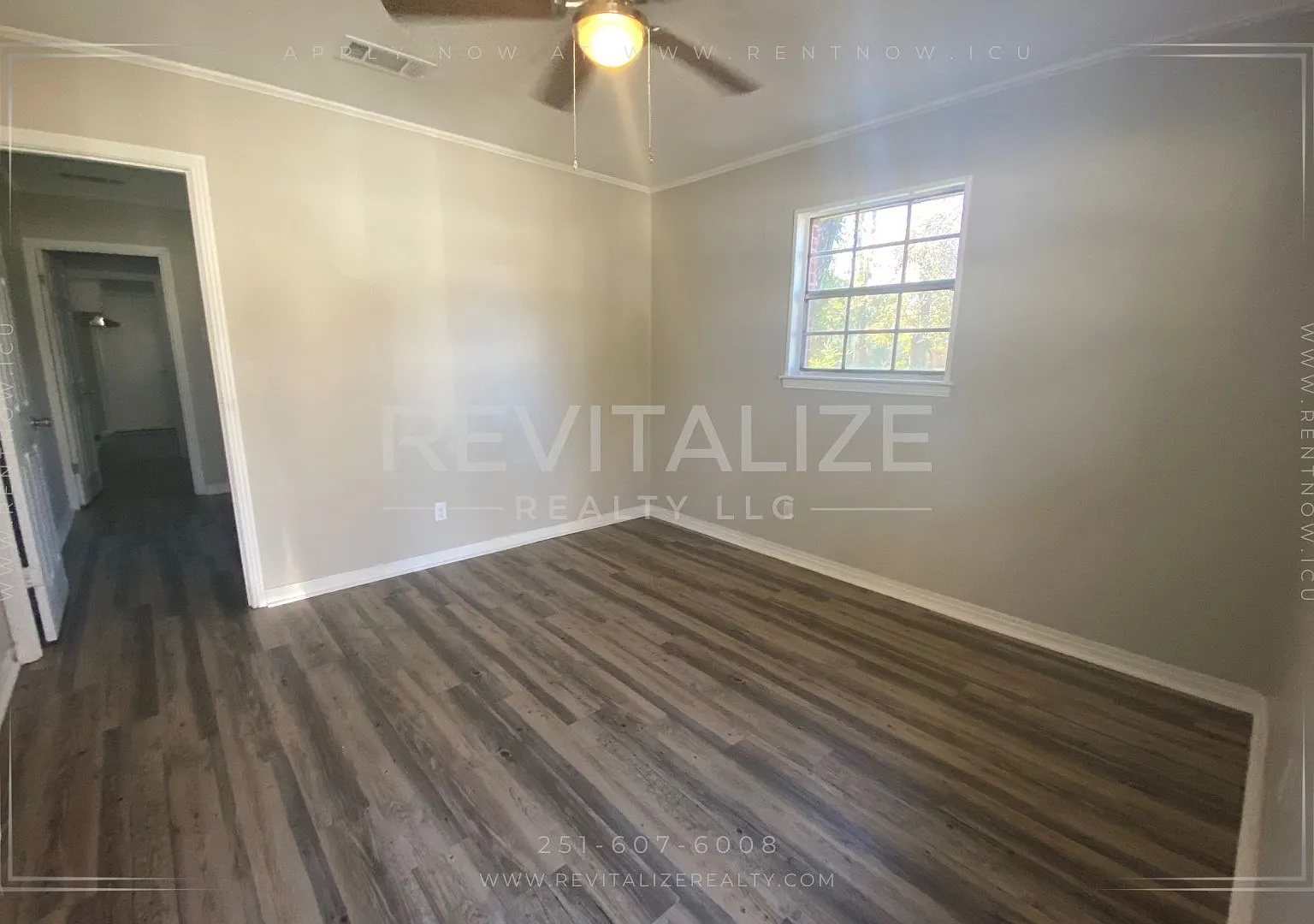 Renovated 1 Bedroom 1 Bath DUPLEX! — Photo 4
